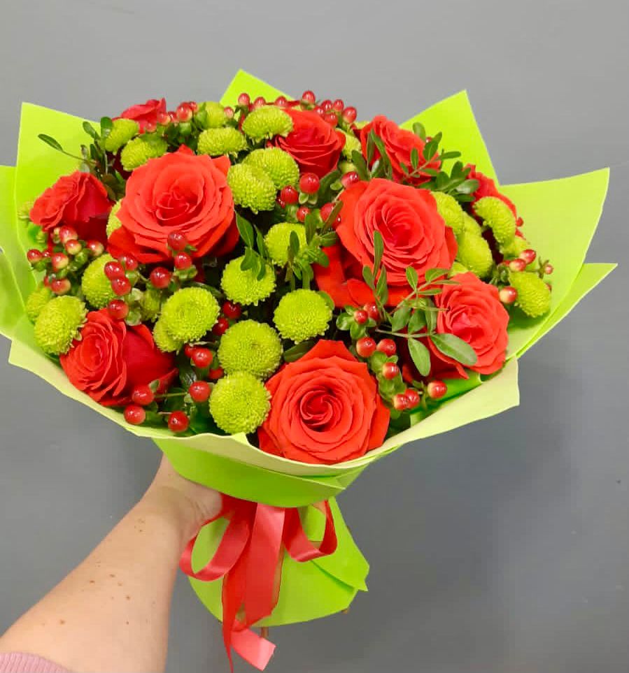 Букет цветов из: Хризантемы и Розы в Шамилькале