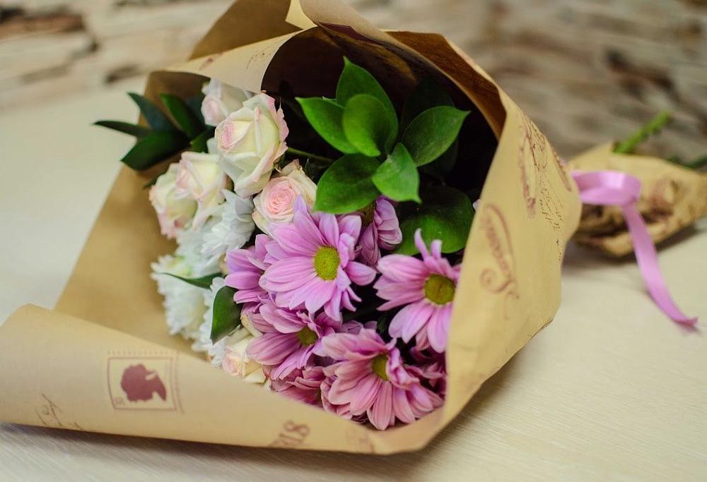 Букет цветов из: Розы и Хризантемы в Шамилькале