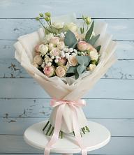 Букет цветов из:  Розы и Лизиантусы в Шамилькале