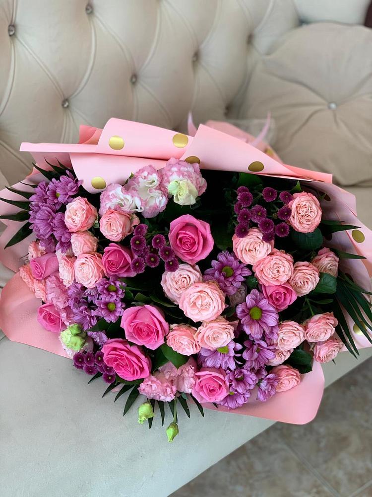 Букет цветов из: Хризантемы, Розы и Лизиантусы в Шамилькале