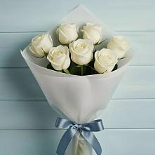 Букет 7 Белых роз Эдлесс Лав в Шамилькале