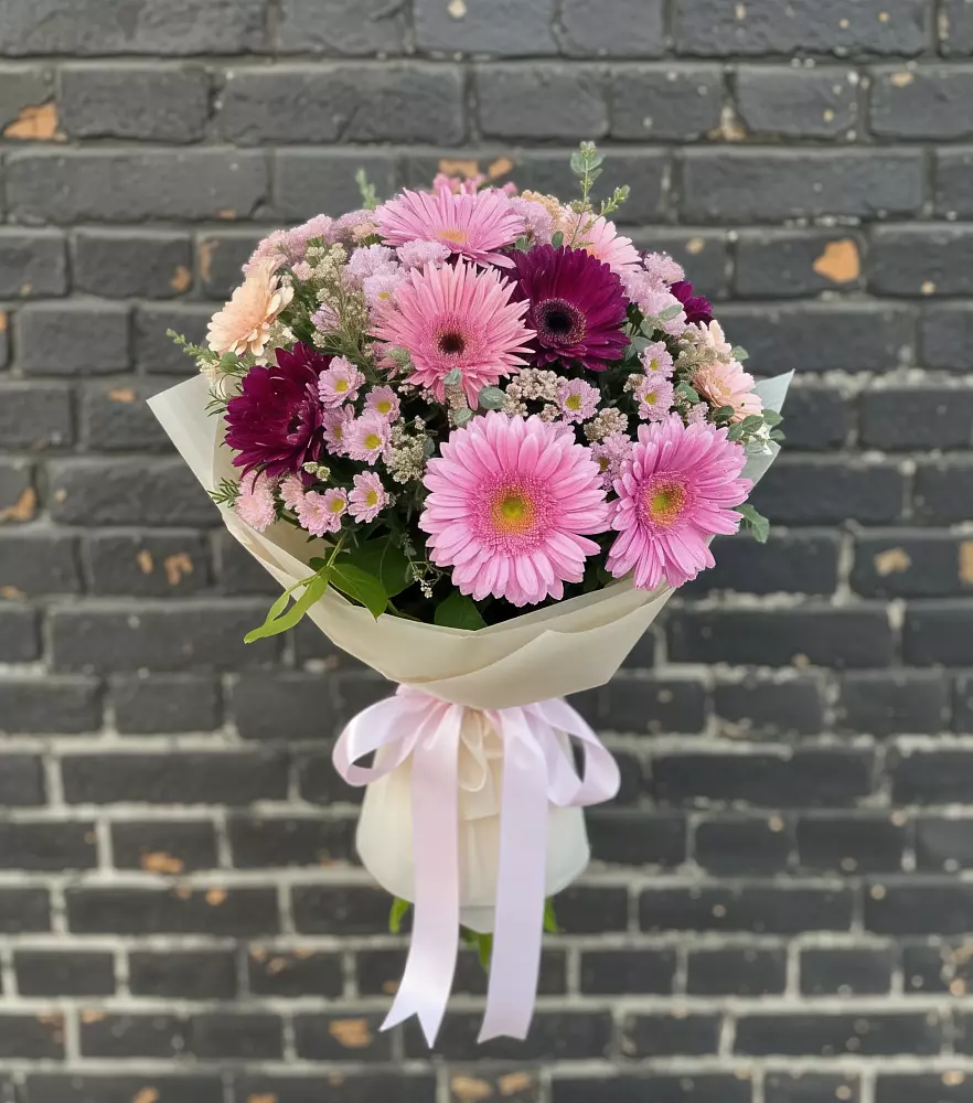 Букет цветов из: Герберы и Хризантемы в Шамилькале