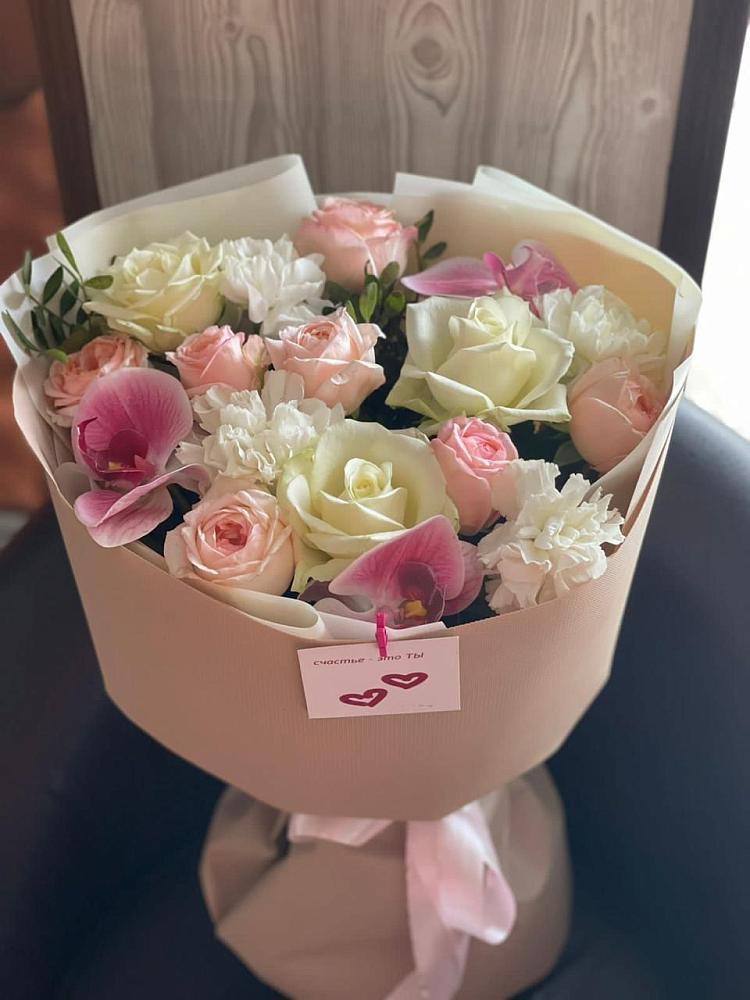 Букет цветов из: Орхидеи, Розы и Гвоздики в Шамилькале