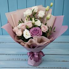 Букет цветов из:  Розы и Лизиантусы в Шамилькале