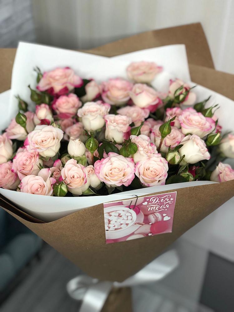 Букет цветов из: Розы в Шамилькале