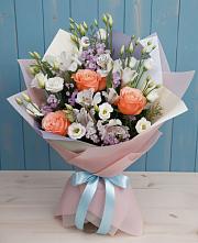 Букет цветов из:  Лизиантусы, Розы, Альстромерии и Гипсофила в Шамилькале