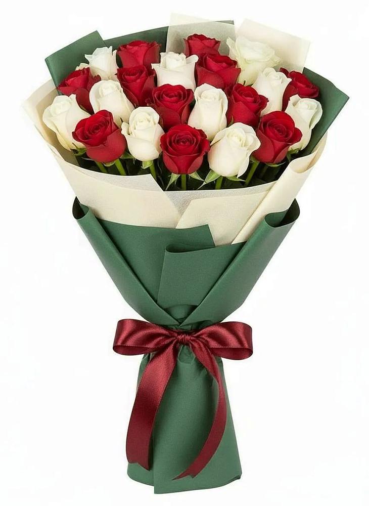 Букет Микс из красных и белых роз в Шамилькале