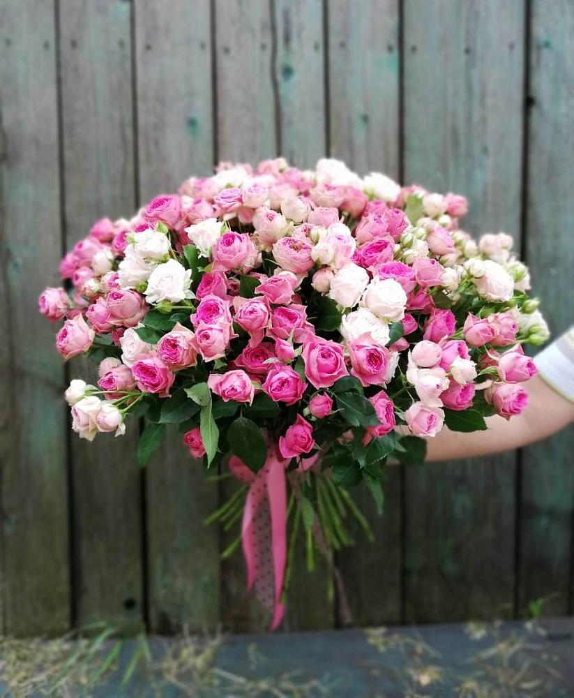 Букет Розовые кустовые розы Натали и Лав Лидия в Шамилькале