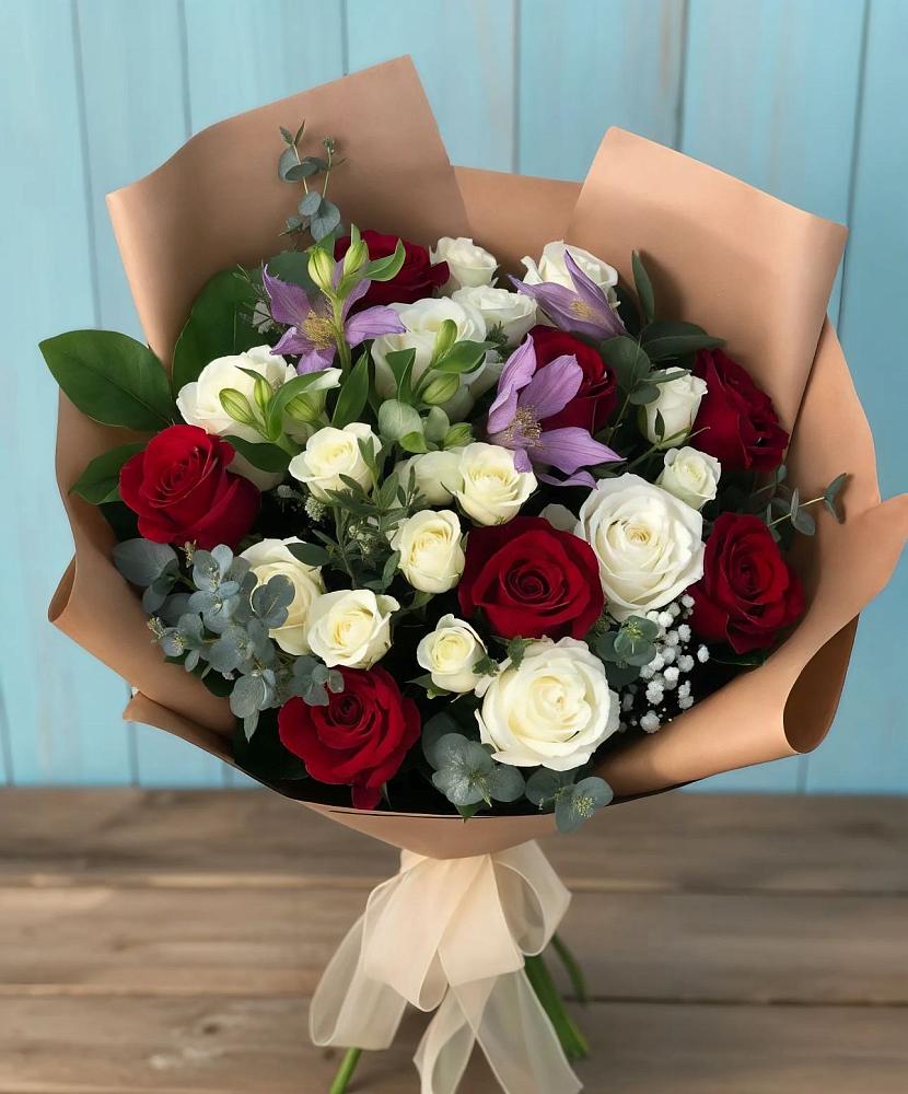 Букет цветов из: Розы и Альстромерии в Шамилькале
