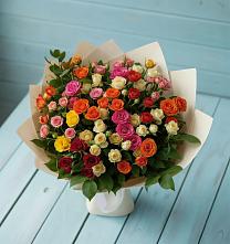 Букет Микс из разноцветных кустовых роз в Шамилькале